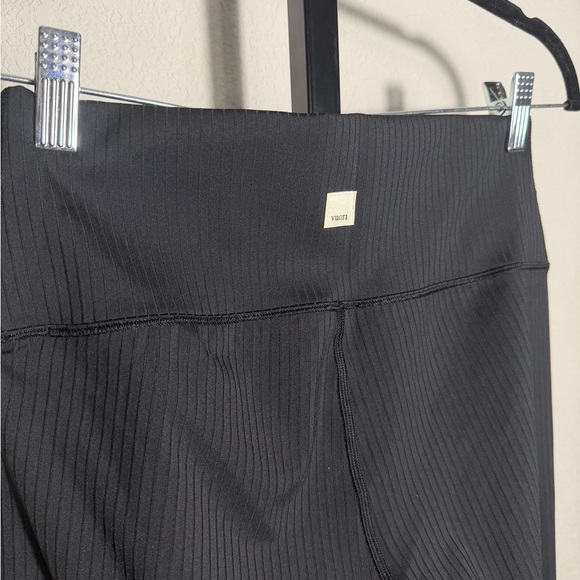 Vuori Inversion Rib Legging Retails $108 - Picture 7 of 7